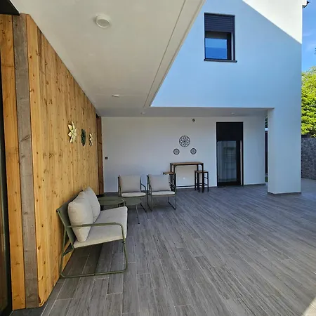 Ferienhaus Next House *