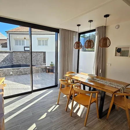 Next House בית נופש פורנס